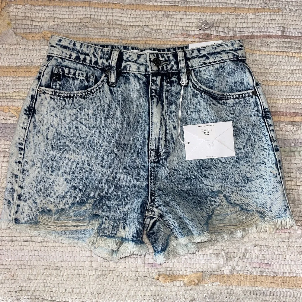 NWT KanCan Acid Washed High Waist / Rise Distressed Shorts Size 7/27